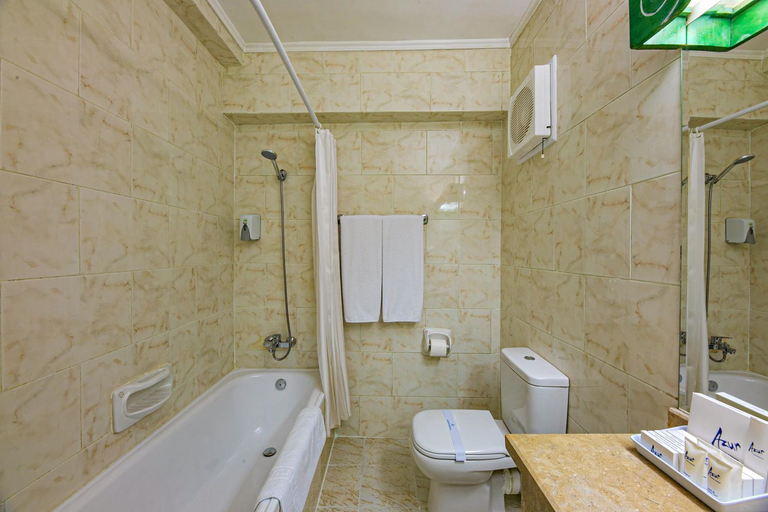 Bathroom 4, Giftun Azur Resort, Al-Ghurdaqah