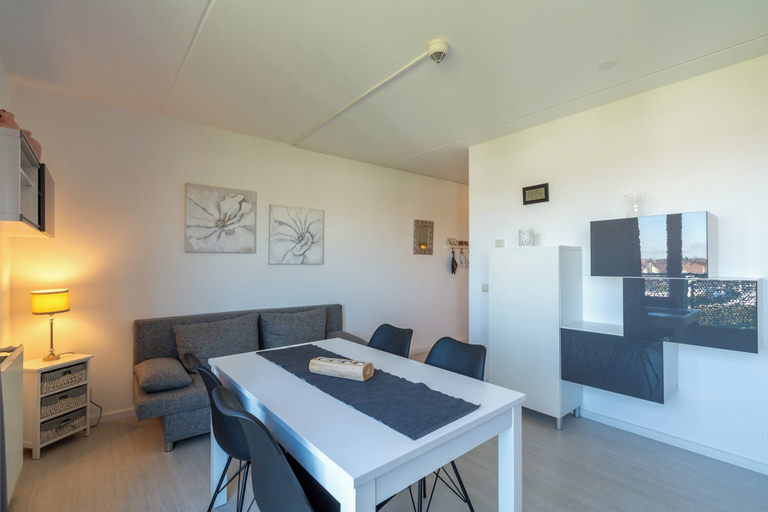 Others 5, Apartment in Dutch Coast with Beach Access, Den Helder