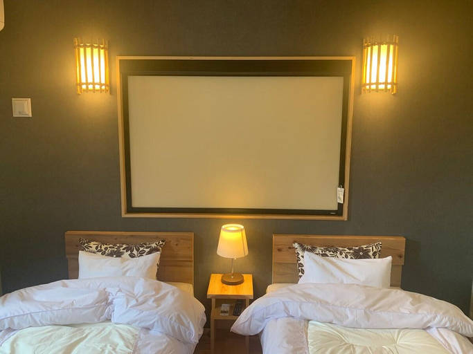 Bedroom 2, Mamuvilla in genka, Nago