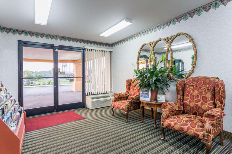 Public Area 2, Days Inn by Wyndham Dickson, Dickson