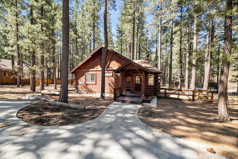 Others 3, Catalina Creekside Cabin, San Bernardino