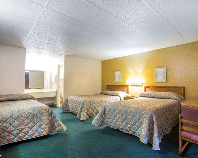 Bedroom 3, Rodeway Inn Gadsden 1-59 exit 183, Etowah