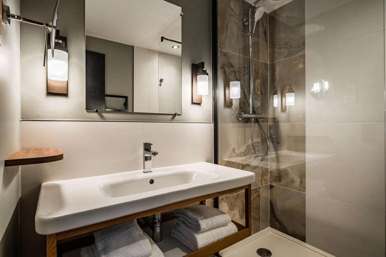Bathroom 4, Thalazur Carnac, Morbihan