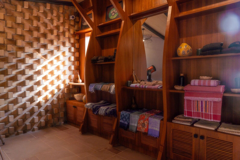 Others 4, Outpost 12 - A Sinali Experience - Kanha, Mandla