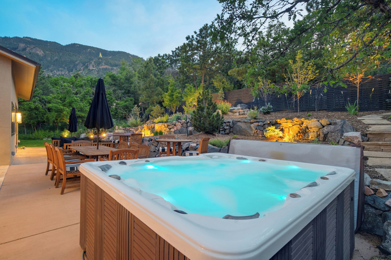 Sport & Beauty 1, Broadmoor Bliss, El Paso