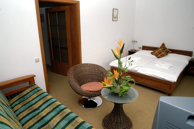 Bedroom 2, Hotel Loucky, Most