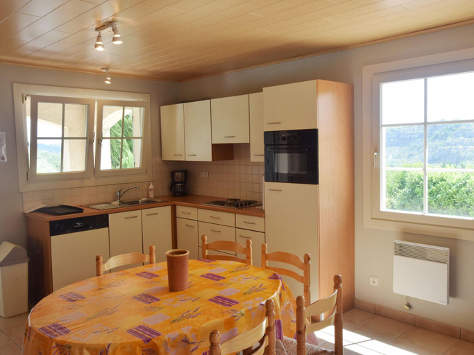 Others 3, Quiet holiday home in Les Vans with pool, Ardèche