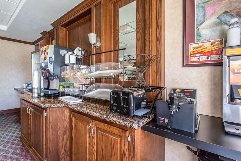 Food & Drinks, Quality In & Suites, Texas