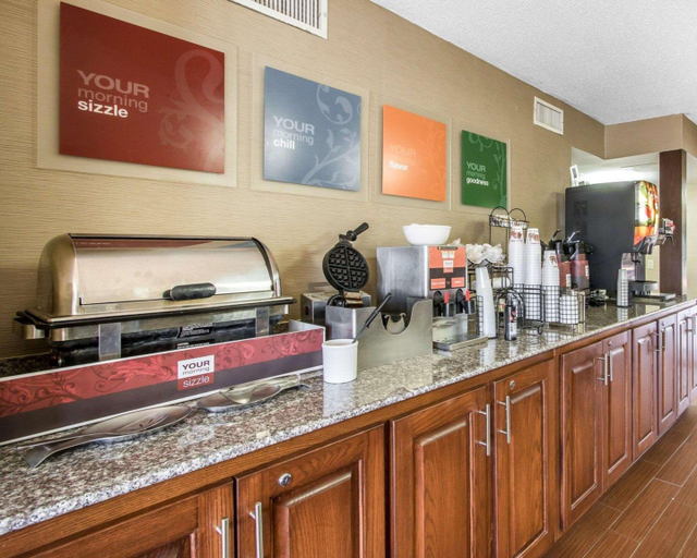 Food & Drinks 5, Comfort Inn Livingston, Sumter