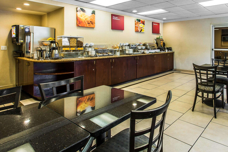 Food & Drinks 5, Comfort Suites Near Six Flags Magic Mountain, Los Angeles
