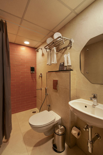 Bathroom 3, Fressotel, Kanakapura Road, Bangalore