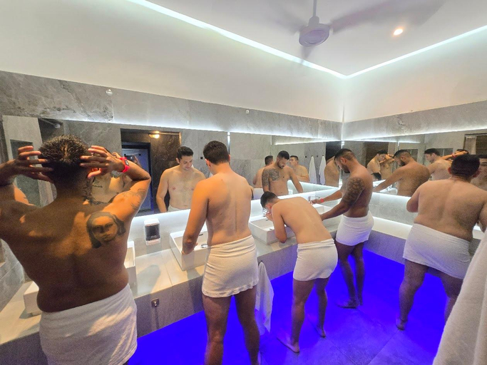 Sport & Beauty, SPARTACUS BOUTIQUE HOSTEL FOR MEN , Puerto Vallarta