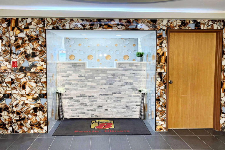 Public Area 2, Super 8 by Wyndham Peoria, Peoria
