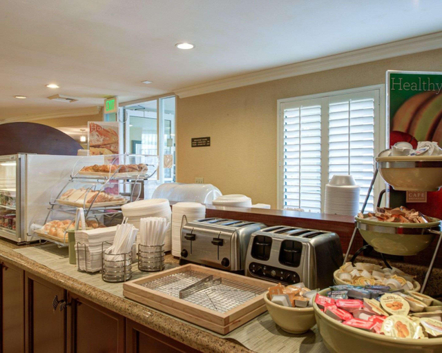 Food & Drinks 5, Quality Inn Placentia Anaheim Fullerton, Orange