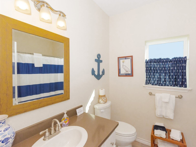 Bathroom 4, Anchor House by Miss Kitty’s, Aransas
