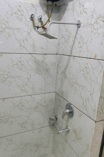 Bathroom 3, The Grand Chetak Inn, Indore