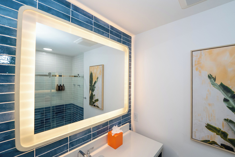 Bathroom 5, The Sunshine Hotel and Suites