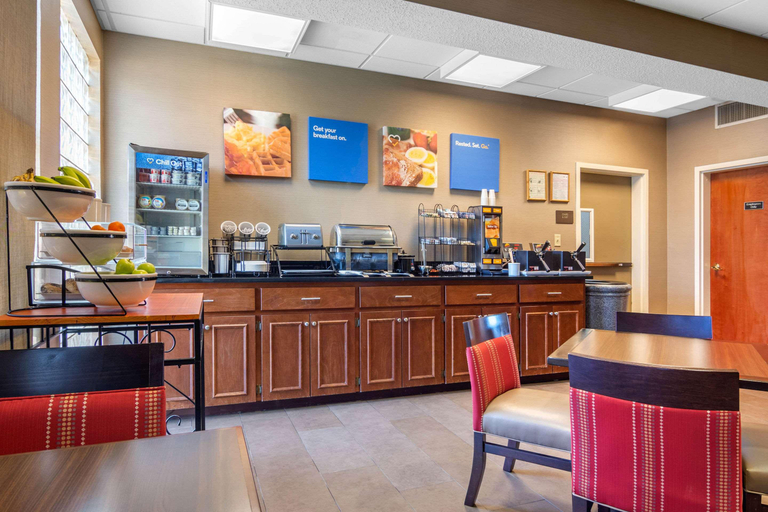 Food & Drinks 5, Comfort Inn & Suites LaGrange East, Troup