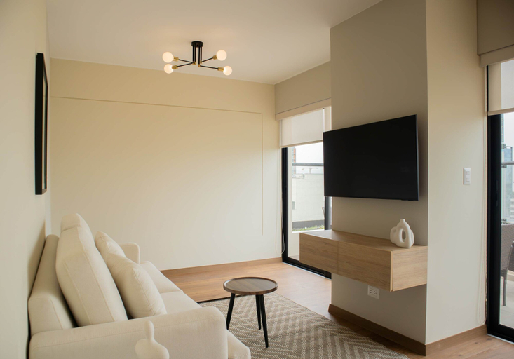 Room 3, w Modern 3BR w Balcony Near Kennedy Park, Lima