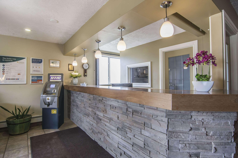 Public Area 3, Econo Lodge Inn & Suites High Level Area, Division No. 17