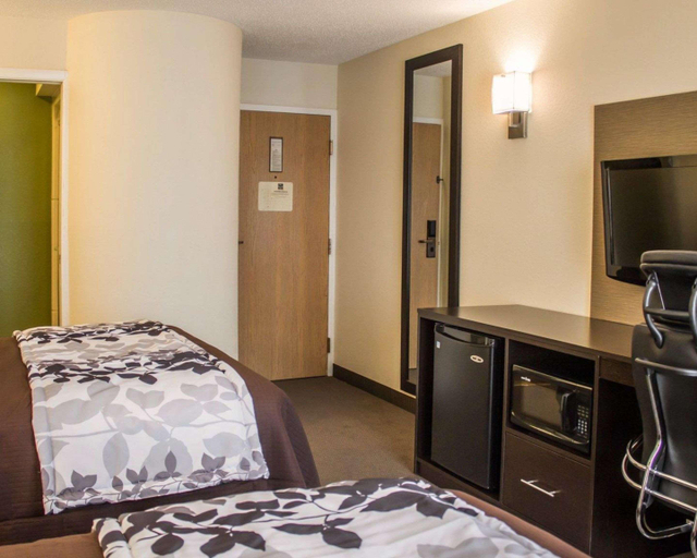 Bedroom 3, Sleep Inn Southside, Erie