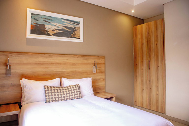 Bedroom 2, Regal Inn Hotel, City of Johannesburg