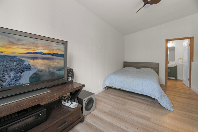 Bedroom 1, Big Bear Cottage, San Bernardino