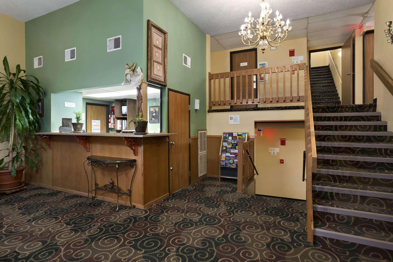 Public Area, Super 8 by Wyndham Russellville, Pope
