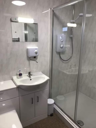 Bathroom, The Stables - Stokeinteignhead, Devon