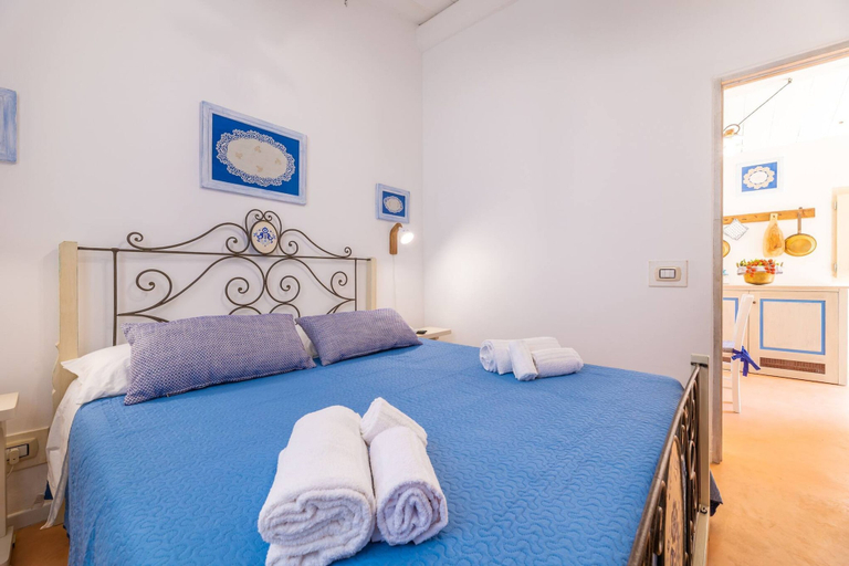 Room 2, Trullo Mmammineddhu in Torre San Giovanni, Lecce