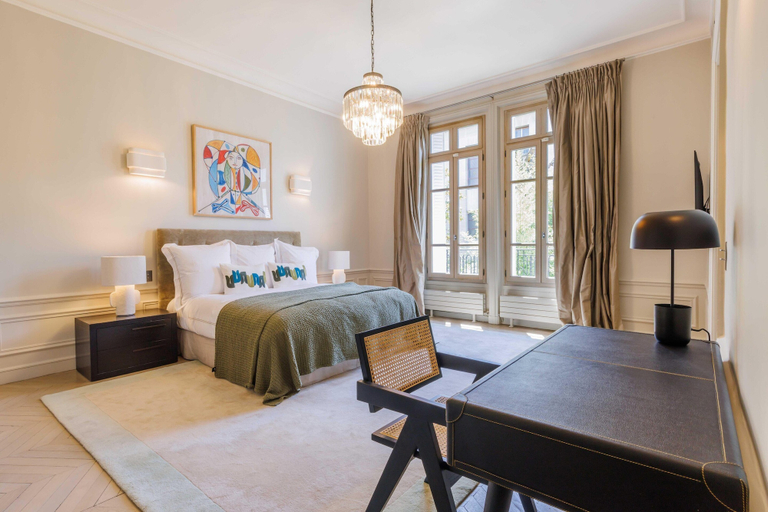 Room 2, Luxury Mansion With Garden in Heart of Neuilly, Hauts-de-Seine