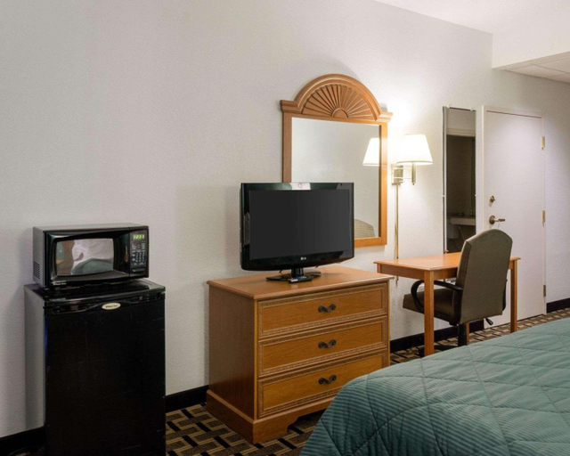 Bedroom 3, Quality Inn Magee, Simpson