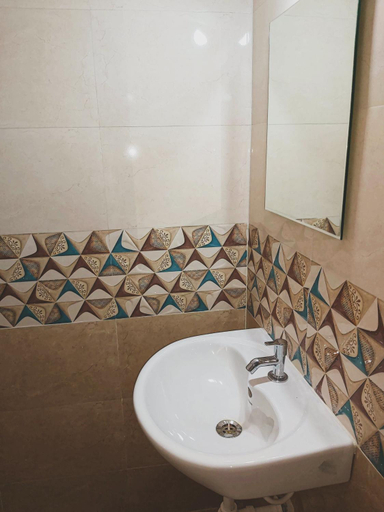Bathroom 3, Cirilo's guesthouse Miramar Goa, North Goa