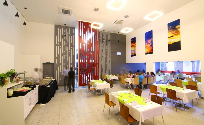Food & Drinks 5, Travelodge Kasane, Chobe