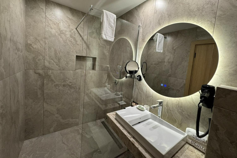 Bathroom 5, Medite Spa Resort, Sandanski