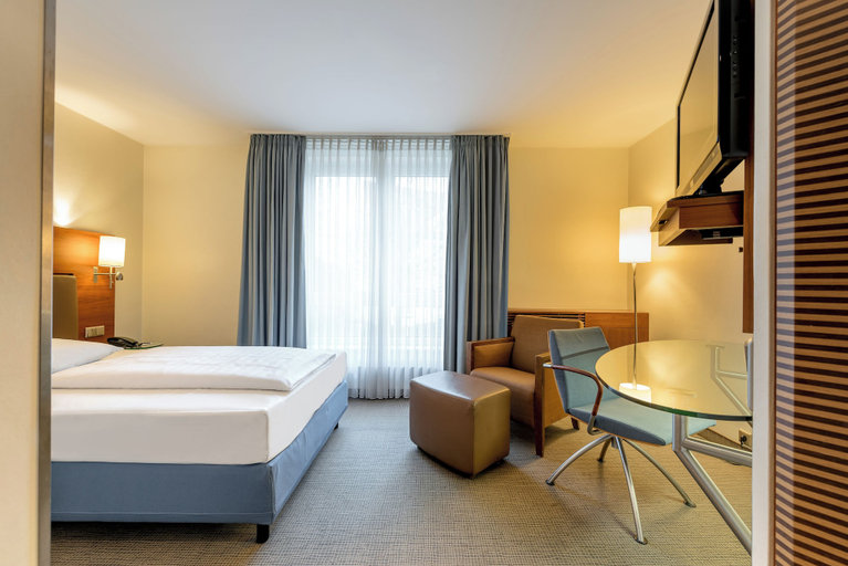 Bedroom 2, Sunday Hotel München Airport Freising, Freising