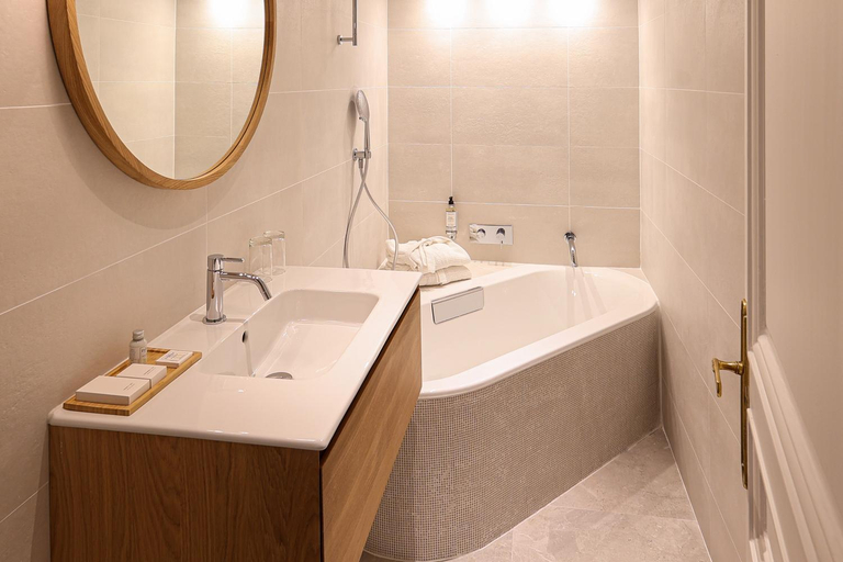 Bathroom 5, Domaine de la Tortinière, Indre-et-Loire