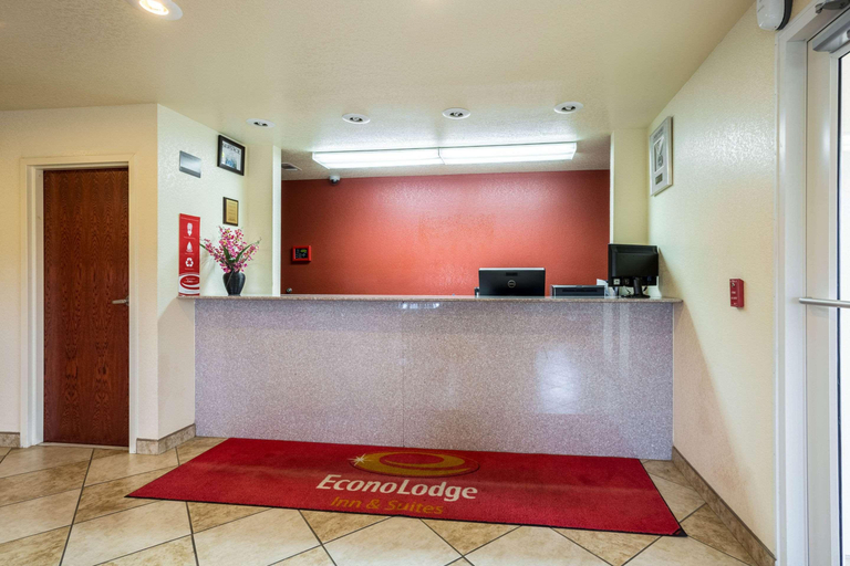 Public Area 2, The Magnolia Hotel Searcy, White