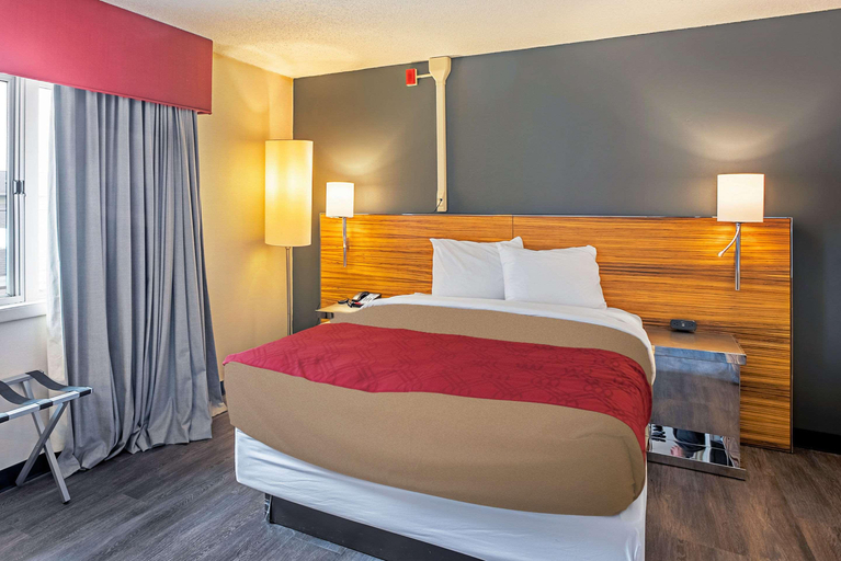 Bedroom 3, Quality Inn Frontier at U.S. Hwy 30, Clinton