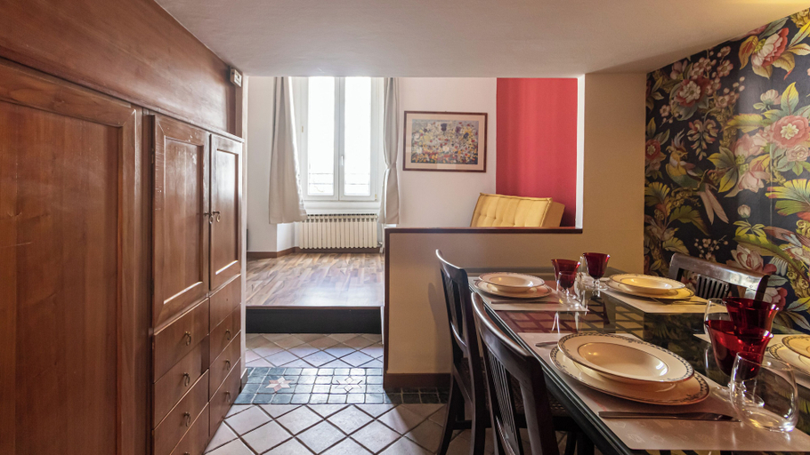 Others 5, Italianway - Poliziano 10, Milano