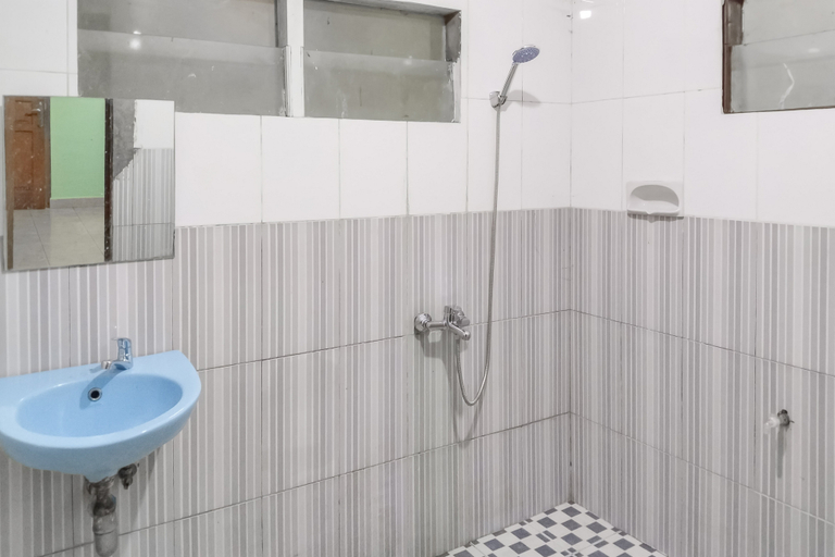 Bathroom, Villa Al Ikhlas Puncak RedPartner, Bogor