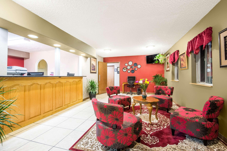 Public Area 2, Super 8 by Wyndham Grants, Cibola