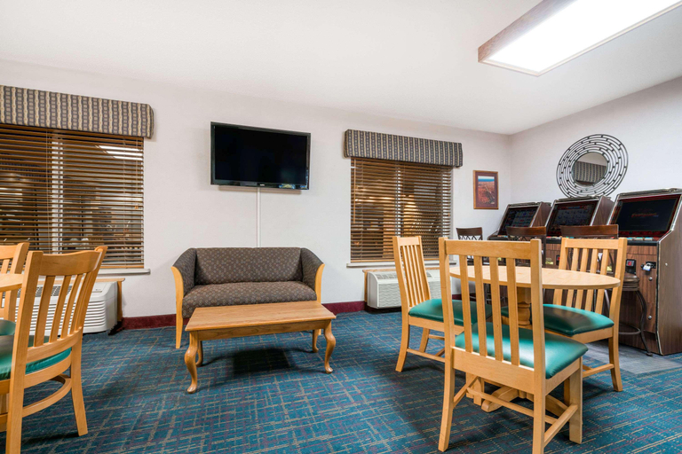 Public Area 2, Days Inn by Wyndham Hurley, Iron
