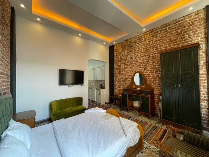 Bedroom 4, Taksim Stone Wall Apartments, Beyoğlu