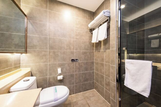 Bathroom 4, Yasheng Hotel (Taicang Port Area), Suzhou