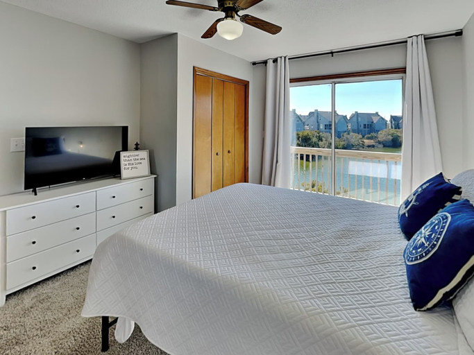Bedroom 2, Blue Lagoon by Topsail Realty, Pender