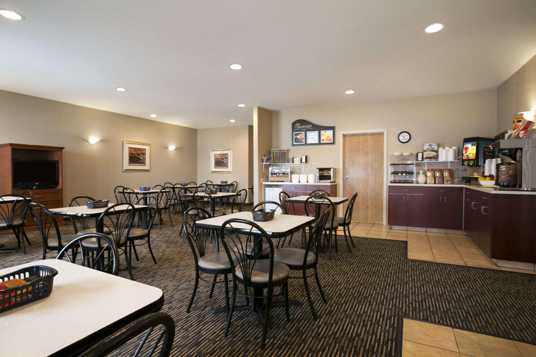 Food & Drinks 5, Days Inn by Wyndham Moose Jaw, Division No. 7