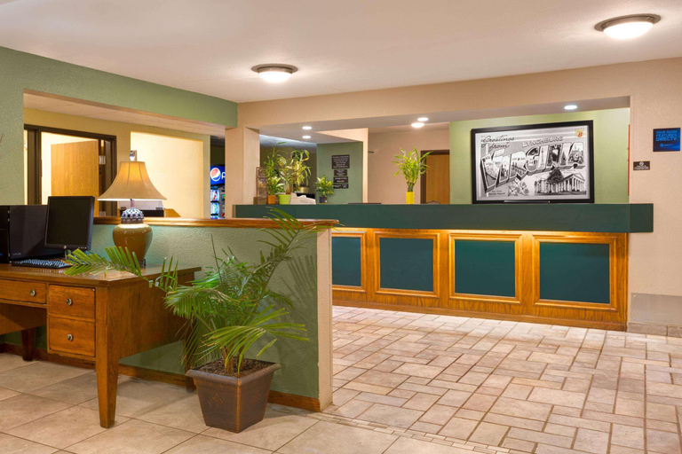 Public Area 2, Super 8 by Wyndham Lynchburg VA, Lynchburg