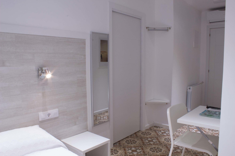 Bedroom 3, Hostal Nova Barcelona, Barcelona