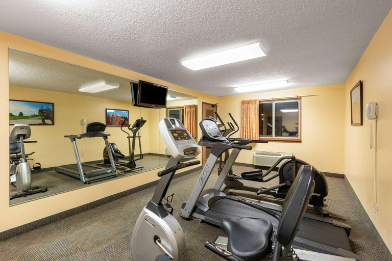 Others 5, Super 8 by Wyndham Bemidji MN, Beltrami